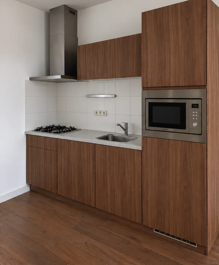 Dezelfde keuken met walnootlook fronten zonder grepen, als visualisatie